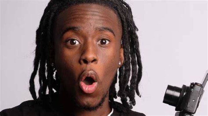 “‘Waterboy!’ Yo Chill Yo Chill”- Kai Cenat Hilariously Reacts After Finding Out
His Potential Role in Sidemen Charity Match