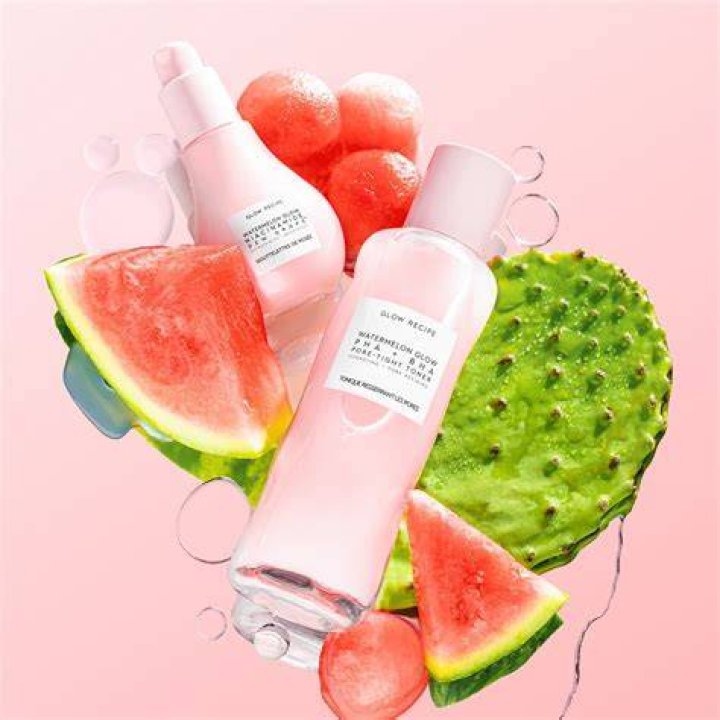 Watermelon Glow PHA + BHA Pore-Tight Toner Watermelon Glow PHA + BHA Pore-Tight Toner