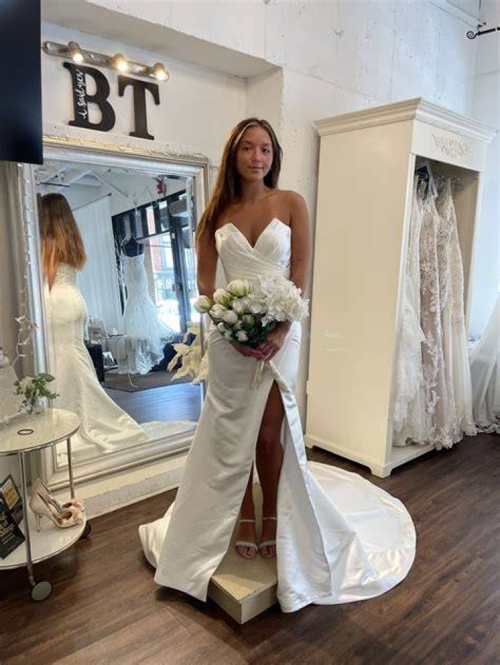 What is a bridal trousseau