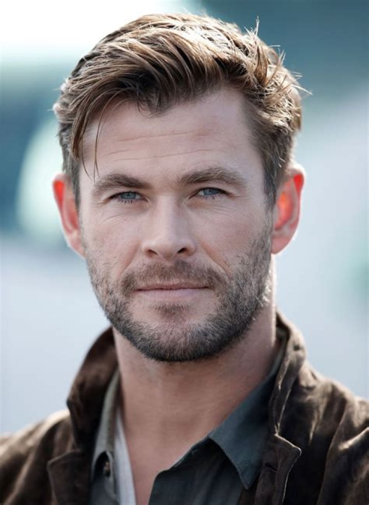 What Is Australian Actor Chris Hemsworth Religion? Ethnicity And Family