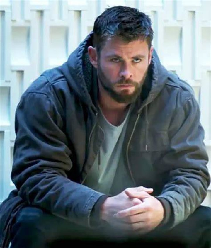 What jacket is Thor wearing in endgame?