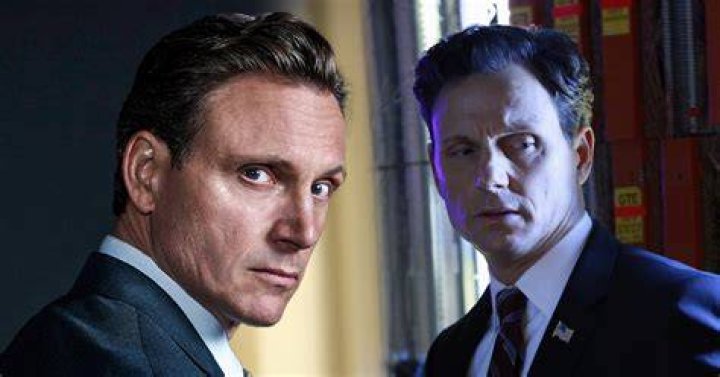 What Scandal? Tony Goldwyn's wife denies his affair with Hillary