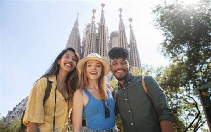 What to Know About Your Jewish Gap Year in Spain