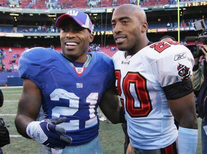 What was Tiki Barber's twin's name? What was Tiki Barber's twin's name?