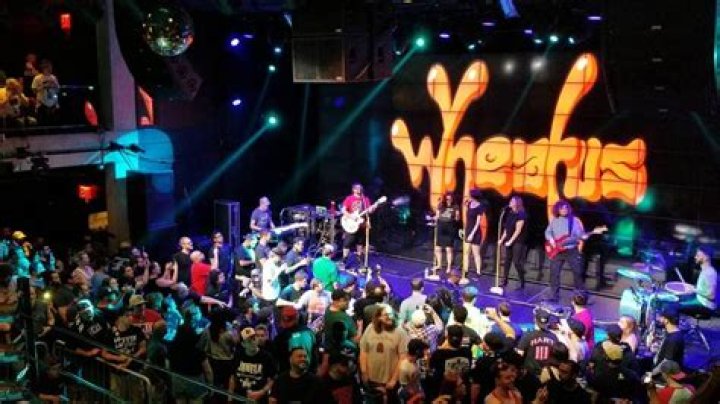 Wheatus play "Spyder" Nate Webb's theme, "Teenage Dirtbag," live