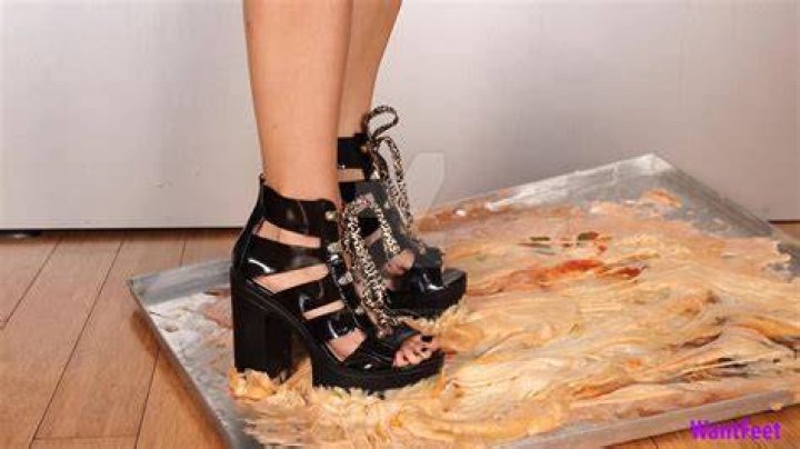 When High Heels Get Stuck: An Instagram Sensation