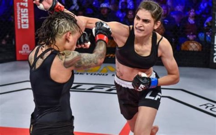 Who Is Alex Pereira’s Sister? All You Need to Know About Aline Pereira and Her
MMA Career