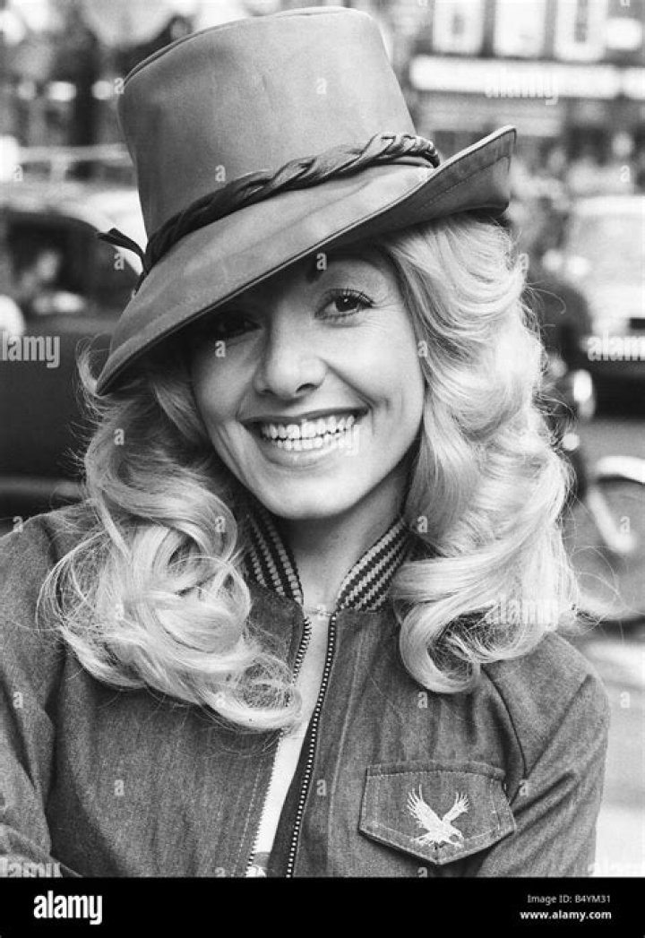 Who is American Singer Stella Parton? Her Songs, Age & More