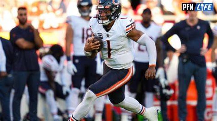 Who Is Chicago QB Justin Fields&rsquo; Girlfriend, Gianna Carmona?