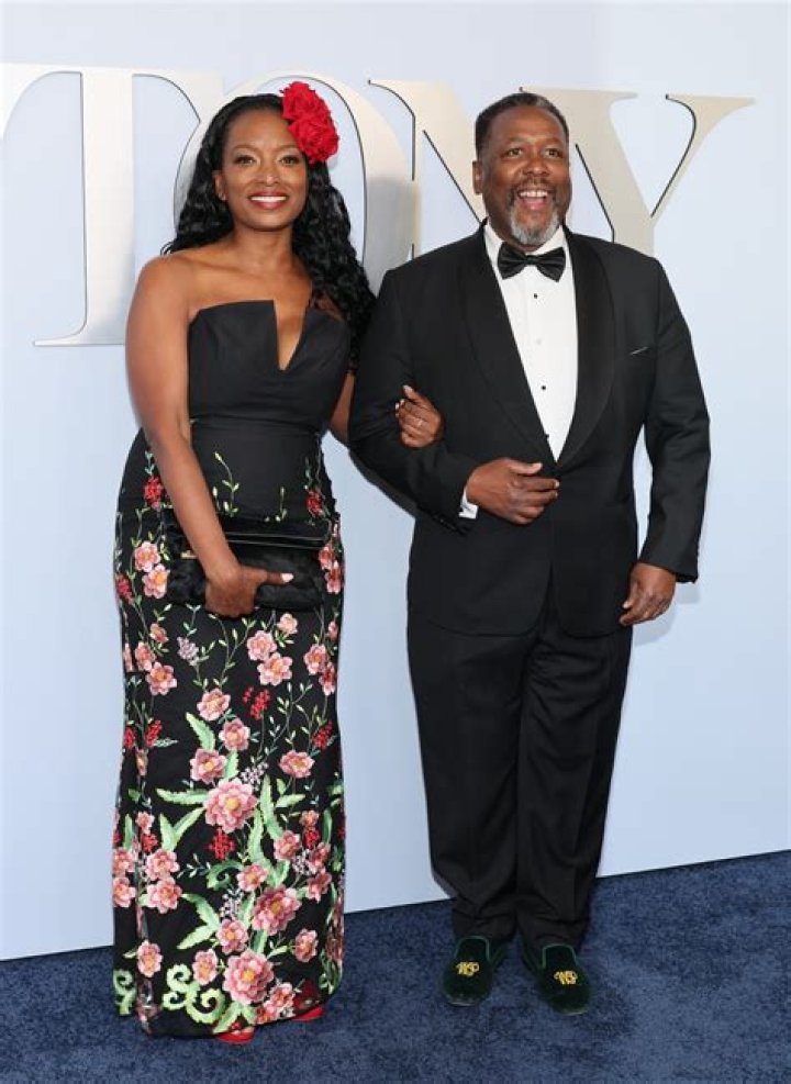 Who Is Wendell Pierce Wife?