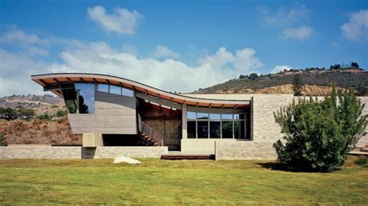 Who Owns the Lavish Houses Featured in the Film