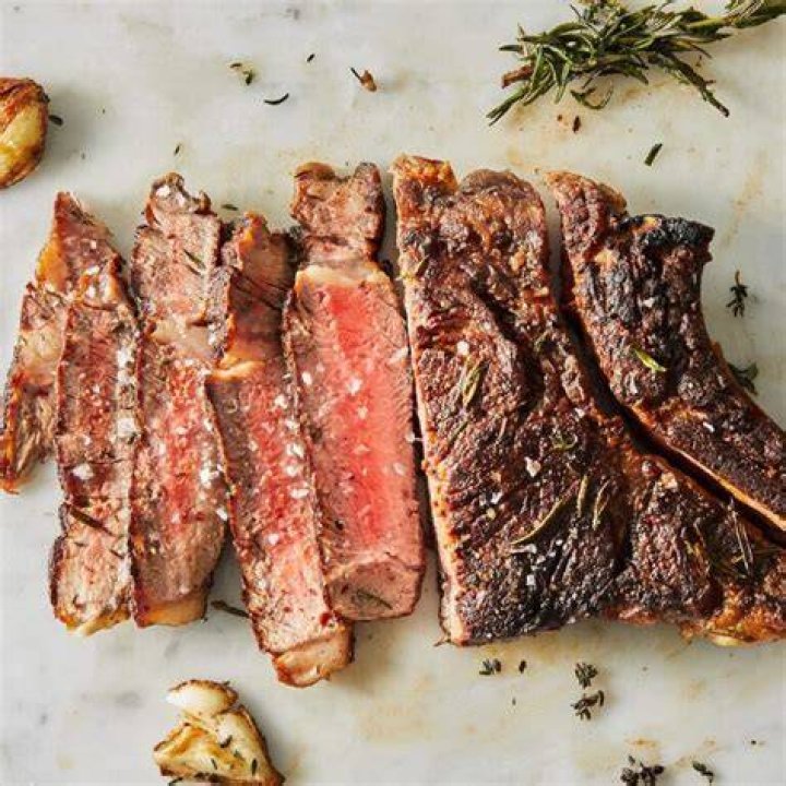 Why Cecilia Chose Steak In The Invisible Man's Ending Cecilia