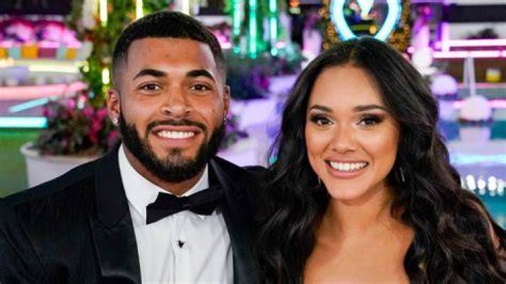 Why Cely Vazquez & Johnny Middlebrooks Have Broken Up