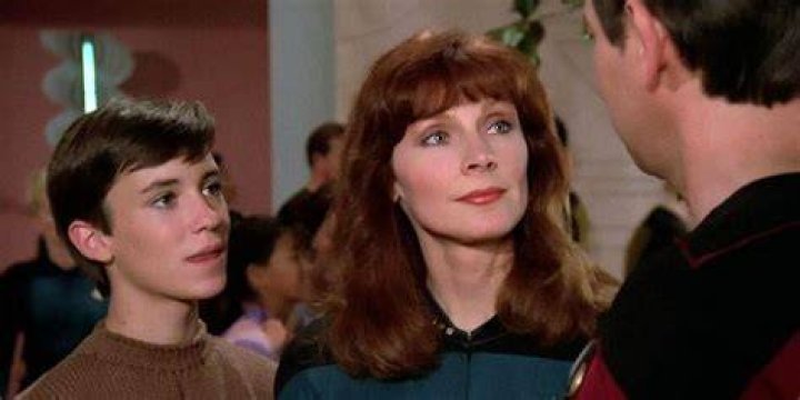 Why Dr. Crusher Left TNG In Season 2 (& Why She Came Back)