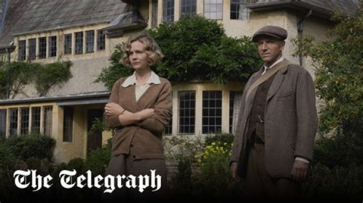 Why The 1930s Suffolk Fashion Of 'The Dig' Is One Of Our New Style Goals