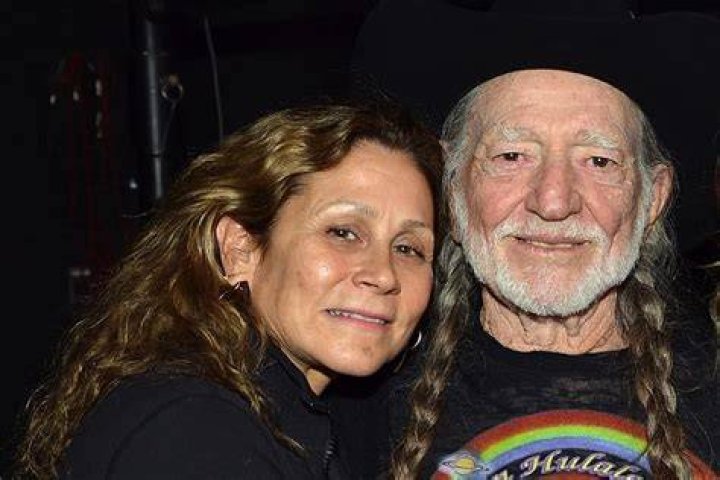 Willie Nelson and Annie D&rsquo;Angelo in 2000. Photo / Getty Images