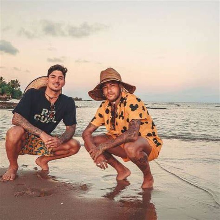 “You Deserve It, Love You,” Says Neymar Jr to His Surfing Friend Gabriel Medina
as He Says Goodbye to 2023 With a Note