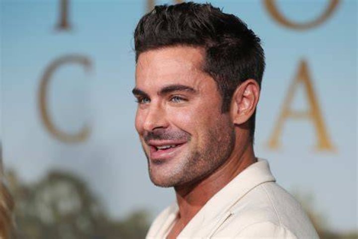 Zac Efron mentions his 17 Again co-star Matthew Perry in his speech at Hollywood Walk of Fame