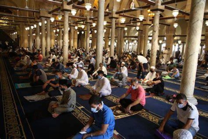 صلاة الجمعة في البيت كم ركعة عدد ركعات صلاة الجمعة
