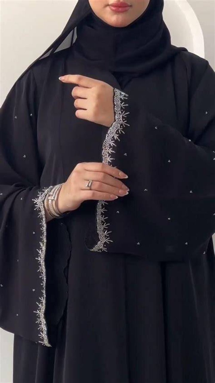 صور عبايات اماراتية فخمة 2024